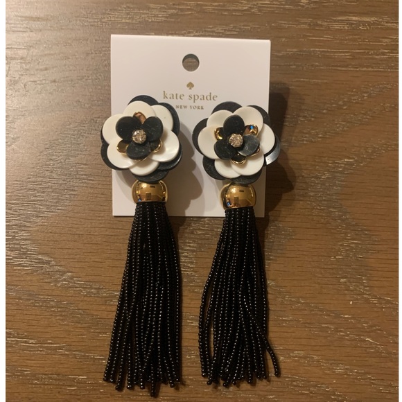NWT! Kate Spade Black&white flower dangle earring